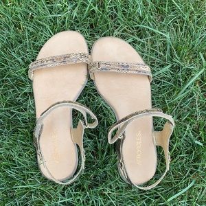 NEW Aerosoles sandal